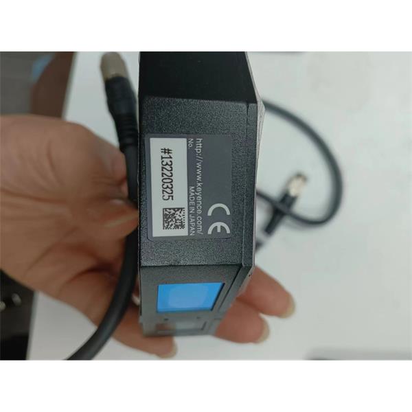 日本KEYENCE基恩士LK-G5000高精度CMOS激光位移傳感器感測(cè)頭LK-H085
