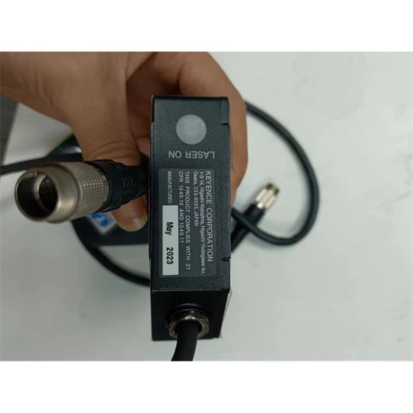 日本KEYENCE基恩士LK-G5000高精度CMOS激光位移傳感器感測(cè)頭LK-H085